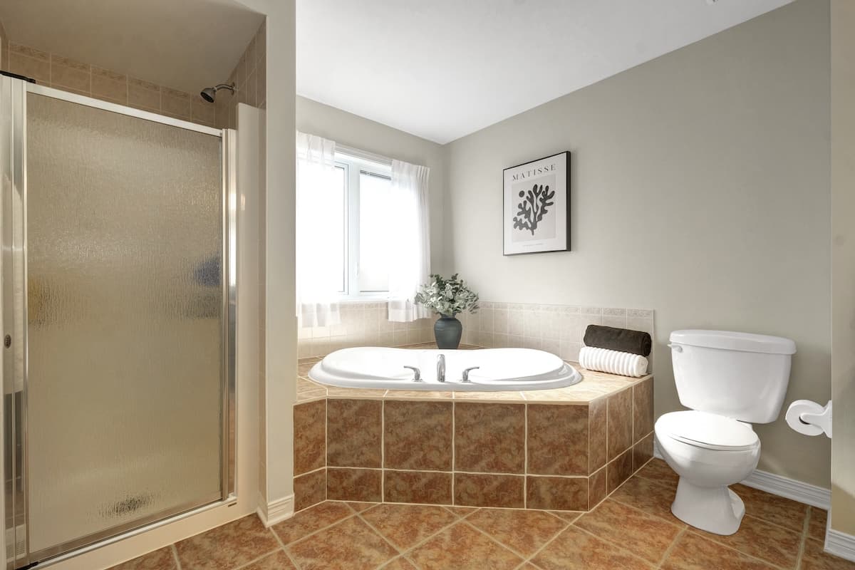 Painting project - Full Bathroom Painting